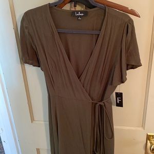 New with tags lulu olive green wrap dress